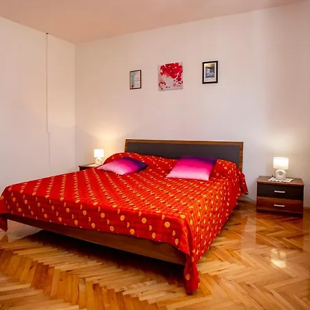Apartment App3