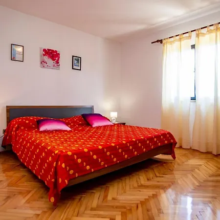 Apartment App3